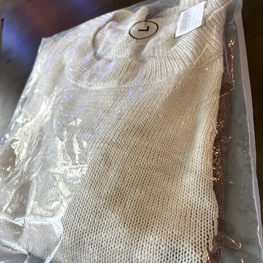 Neutral Colorblock Sweater - Picture 4 of 6